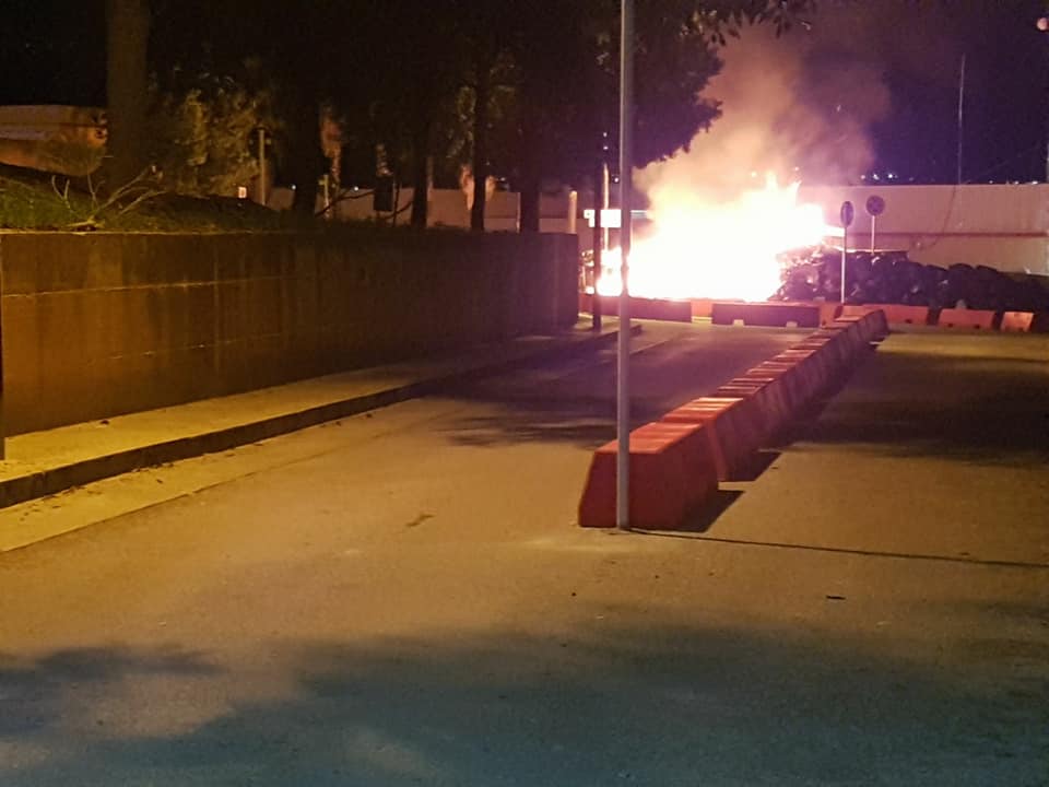 Incendio di rifiuti all'ospedale di Castelvetrano