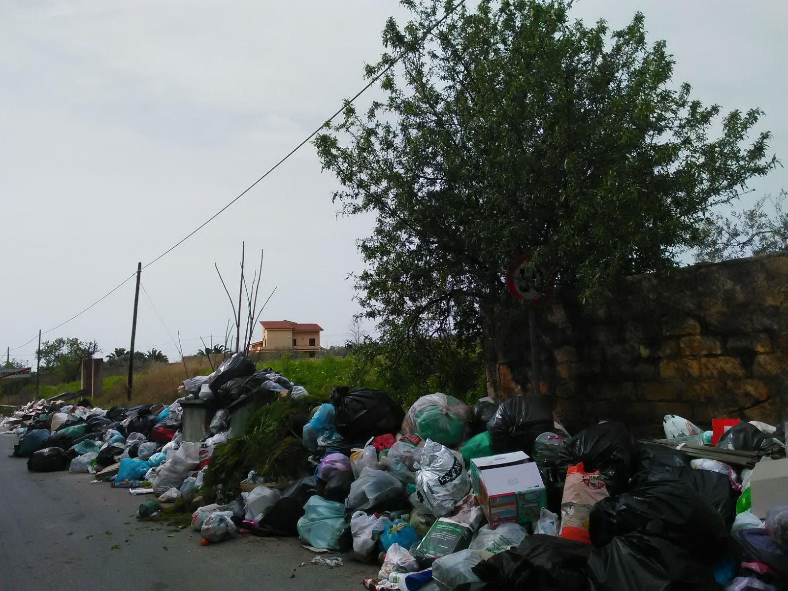 Pietro Errante: "Passeggiando tra i rifiuti di Triscina e Selinunte" e le speranze di cambiamento 1