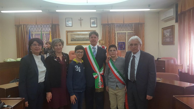Il 12enne Vincenzo Barruzza è il nuovo baby sindaco di Campobello
