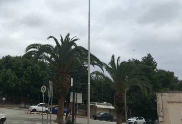 Castelvetrano, la bandiera di Piazza Della Repubblica non sarà sostituita