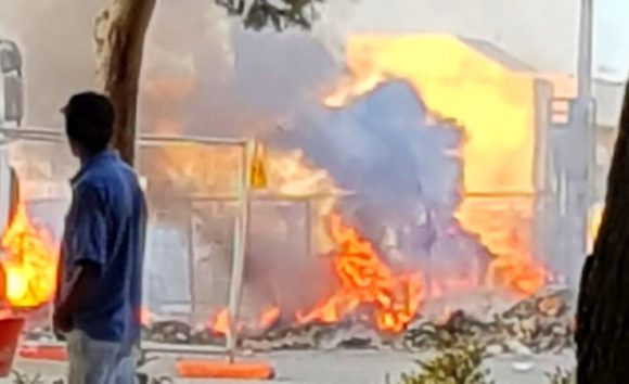 Castelvetrano, incendio di rifiuti vicino l'isola ecologica in Viale Roma