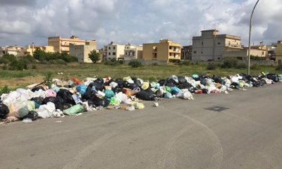 Castelvetrano, via Caracci ed eco-punto pieni di rifiuti