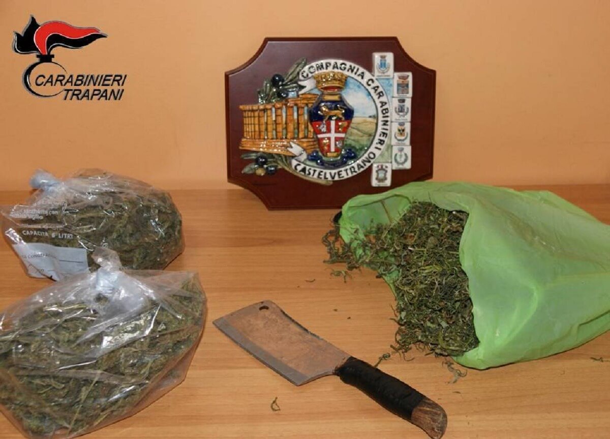 Castelvetrano, Carabinieri intervengono per una lite in famigliae rinvengono droga: un arresto